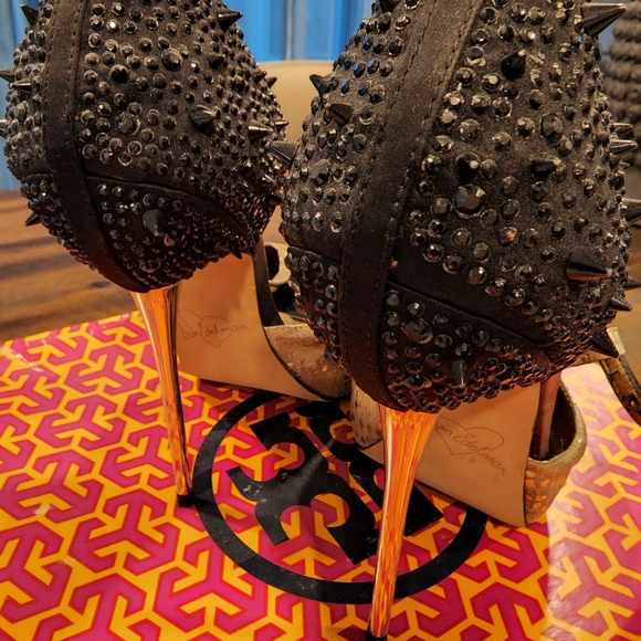 Sandals - Picture 2 of 4